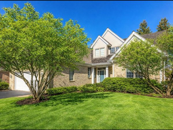 1819 Dunhill Circle, Glenview, IL 60025