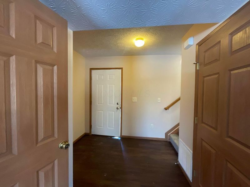 2572 Edencreek Lane, Columbus, OH 43207 Photo 2