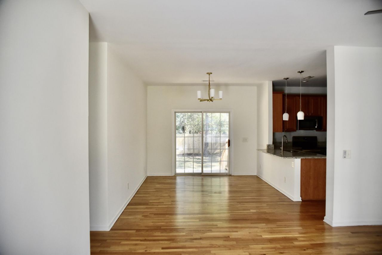 830 Jordan Street Photo 11