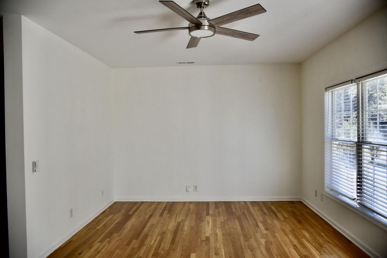 830 Jordan Street Photo 8