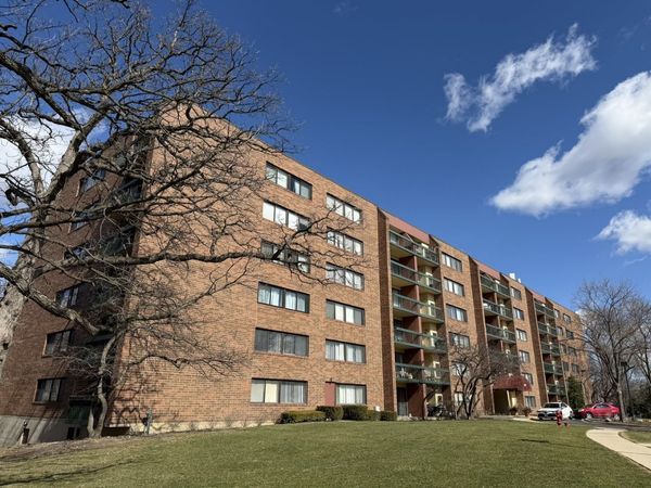 1840 Huntington Boulevard, Unit 413, Hoffman Estates, IL 60169
