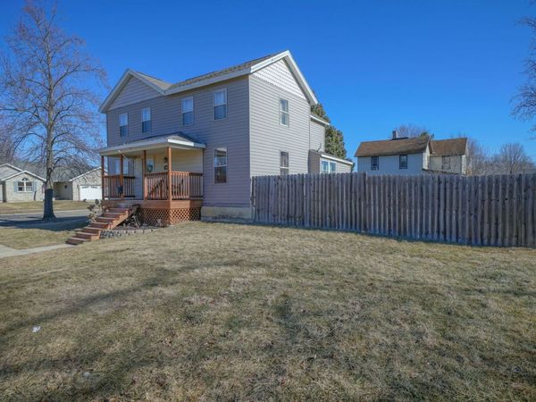 302 S Prairie Avenue, Polo, IL 61064