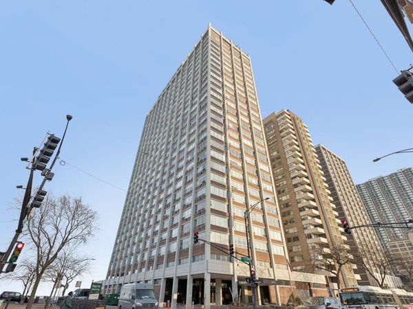 6171 N Sheridan Road, Unit 2601, Chicago, IL 60660