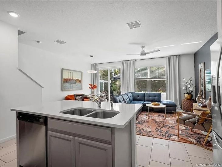 380 SE Sea Hunt Way, Stuart, FL 34994