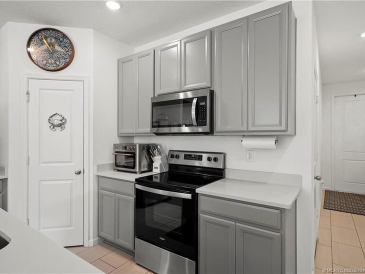 380 SE Sea Hunt Way, Stuart, FL 34994