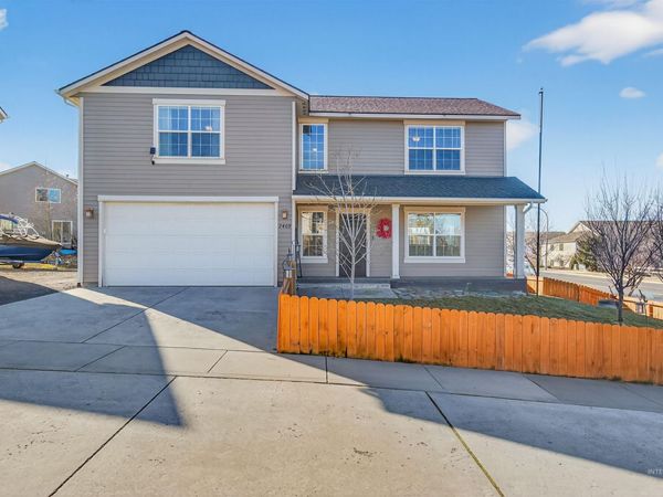 2409 White Ave, Moscow, ID 83843