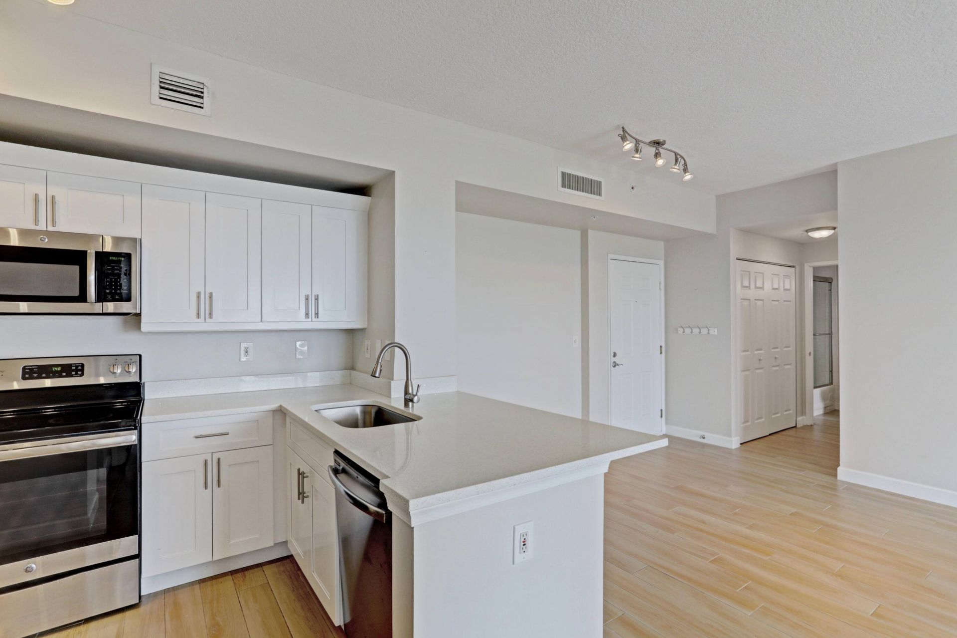 651 Okeechobee Boulevard, Unit 1101, West Palm Beach, FL 33401 Photo