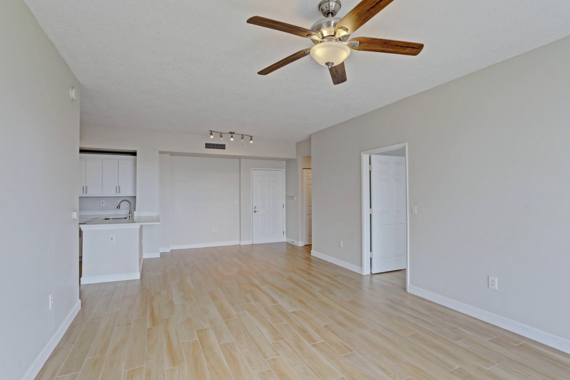 651 Okeechobee Boulevard, Unit 1101, West Palm Beach, FL 33401 Photo