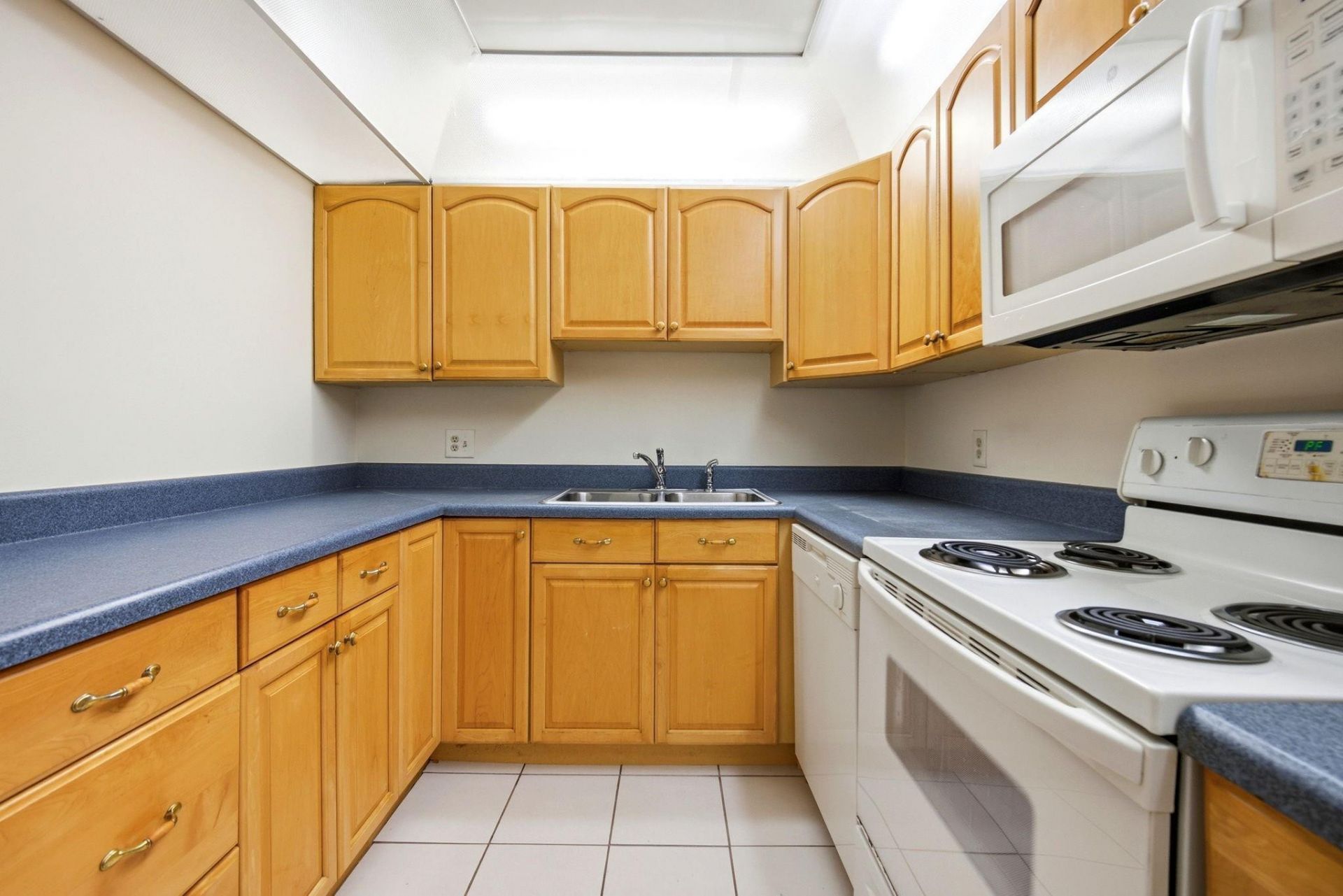 737 SE 1st Way, Unit 205, Deerfield Beach, FL 33441 Photo