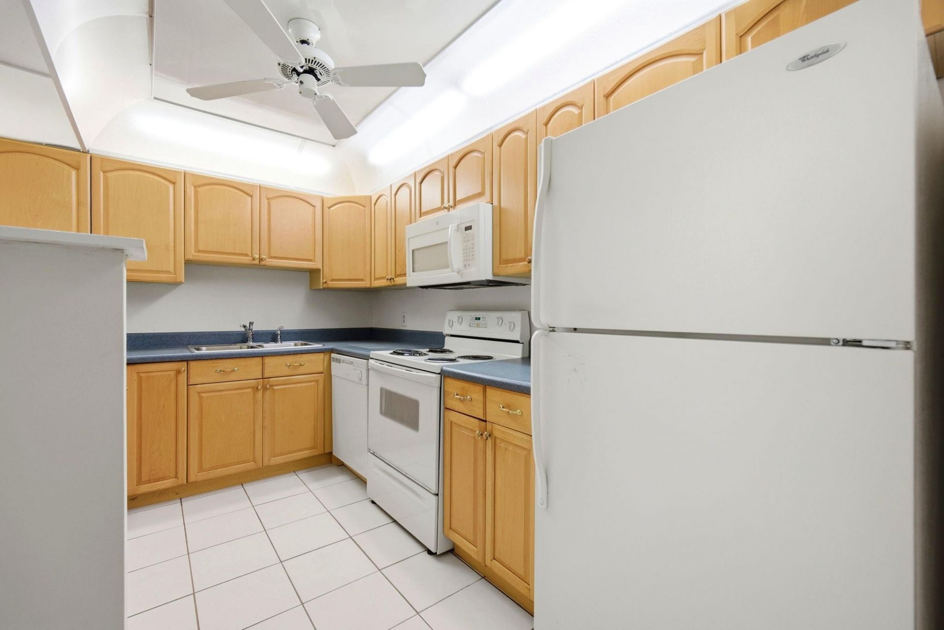 737 SE 1st Way, Unit 205, Deerfield Beach, FL 33441 Photo