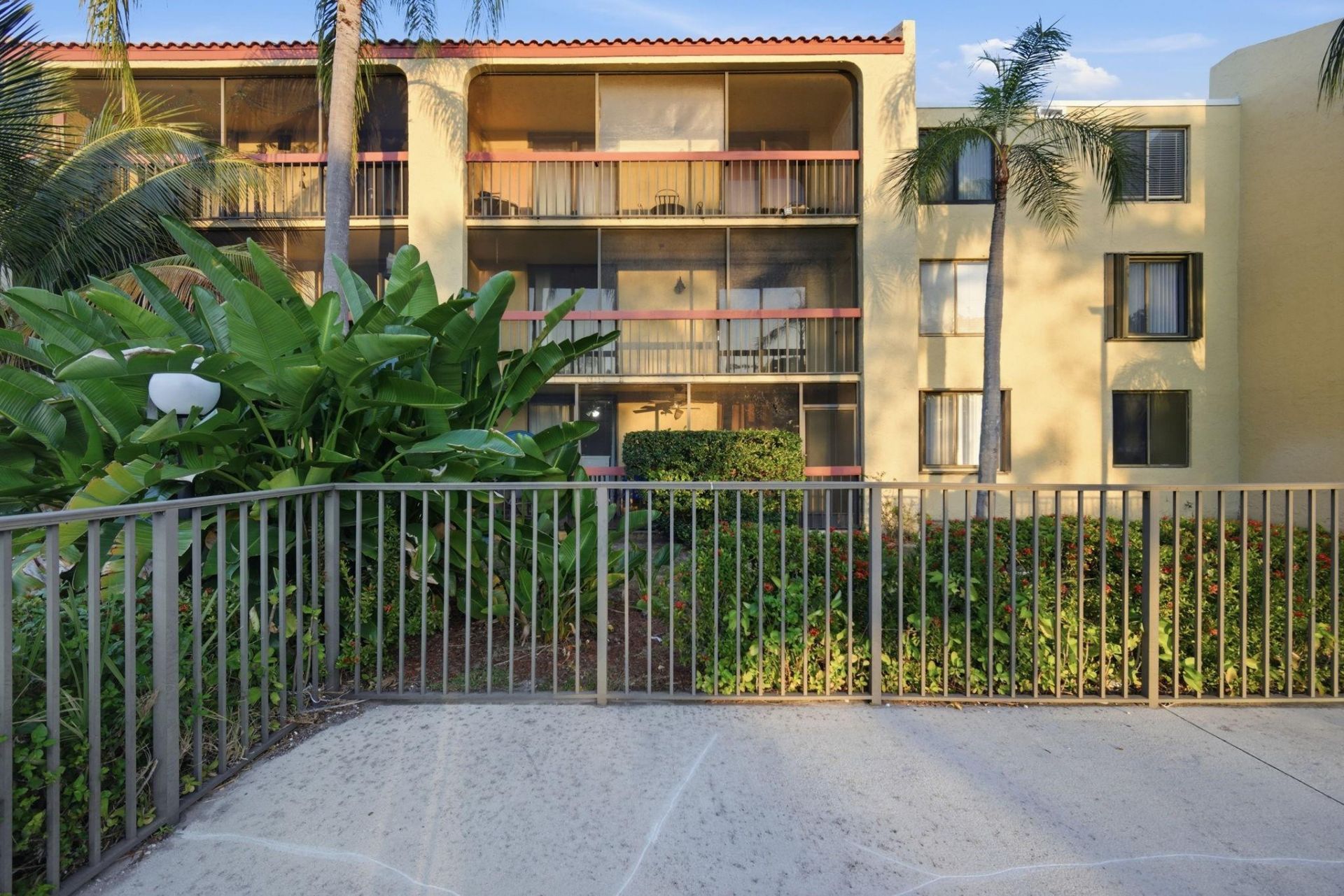 737 SE 1st Way, Unit 205, Deerfield Beach, FL 33441 Photo