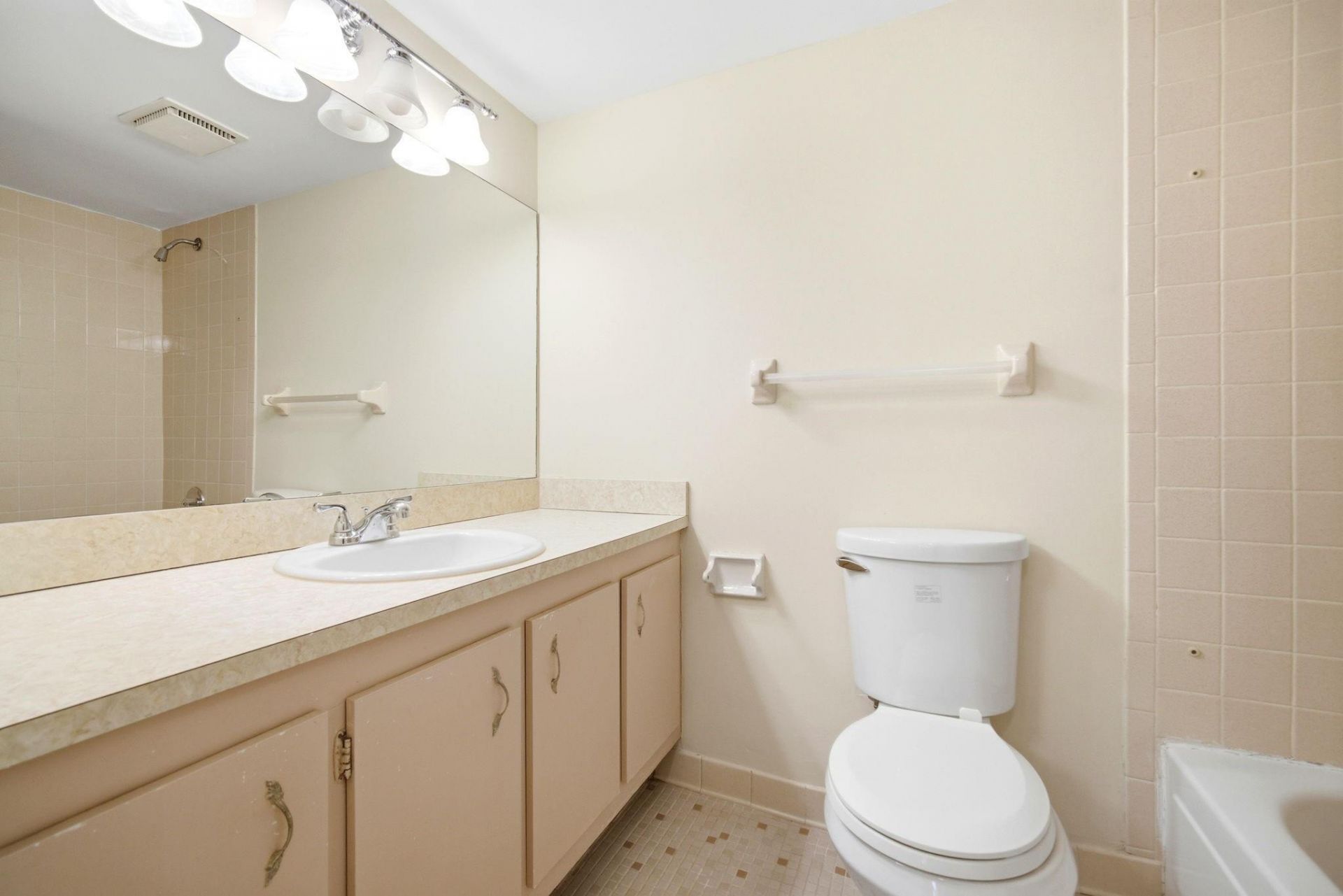 737 SE 1st Way, Unit 205, Deerfield Beach, FL 33441 Photo