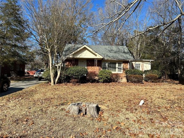 2517 Pear Street, Greensboro, NC 27401