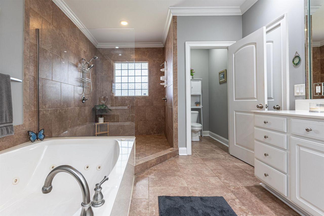 115 Harbourreef Dr. Photo 24