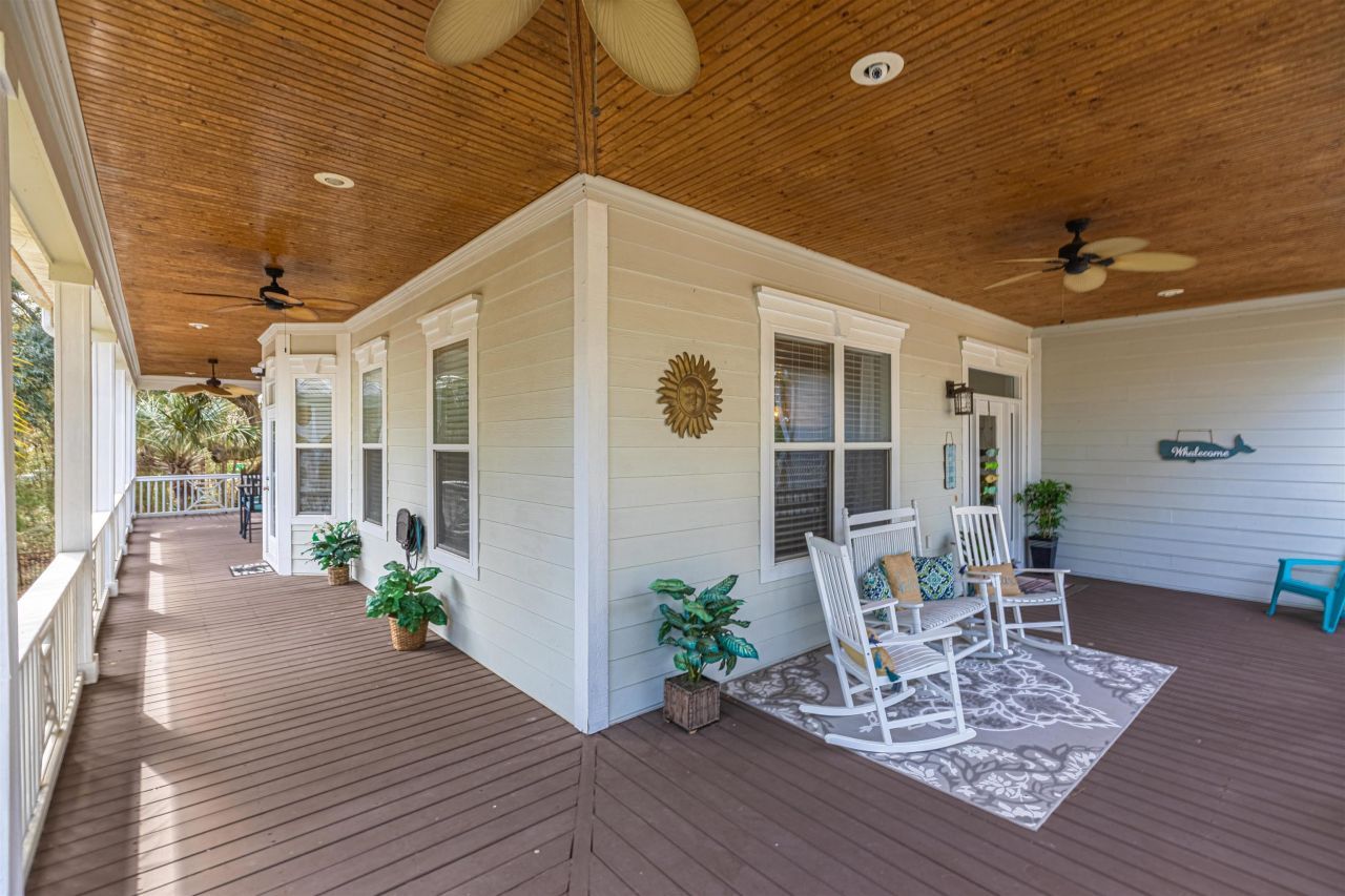 115 Harbourreef Dr. Photo 43