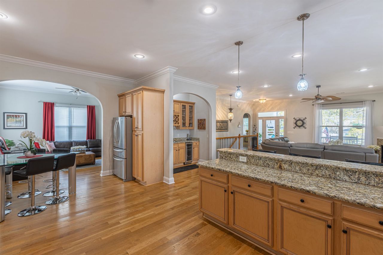 115 Harbourreef Dr. Photo 6