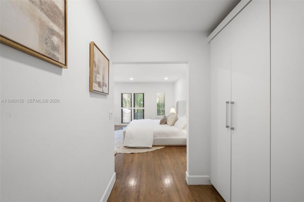 1970 SW 32nd Pl, Miami, FL 33145 Photo