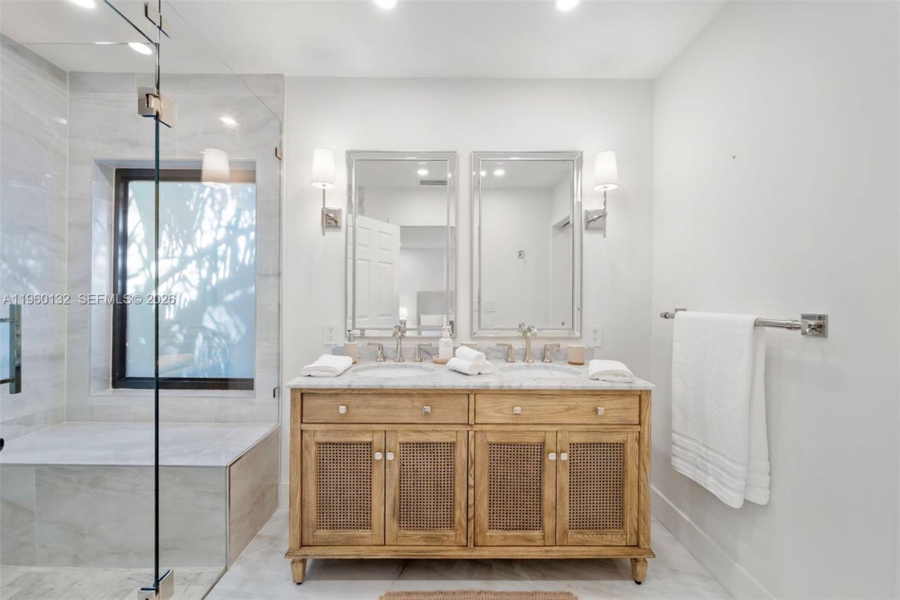 1970 SW 32nd Pl, Miami, FL 33145 Photo