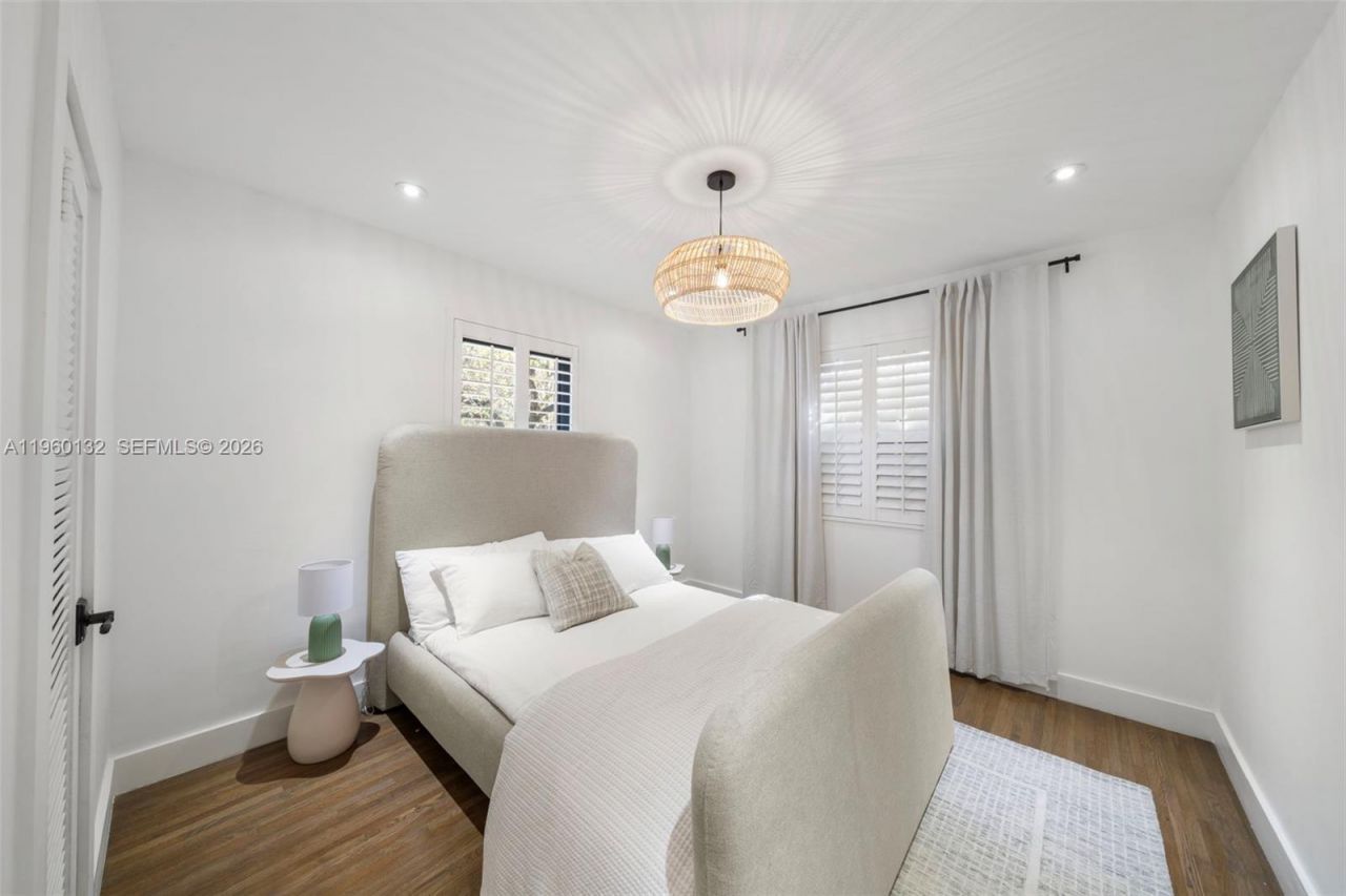 1970 SW 32nd Pl, Miami, FL 33145 Photo