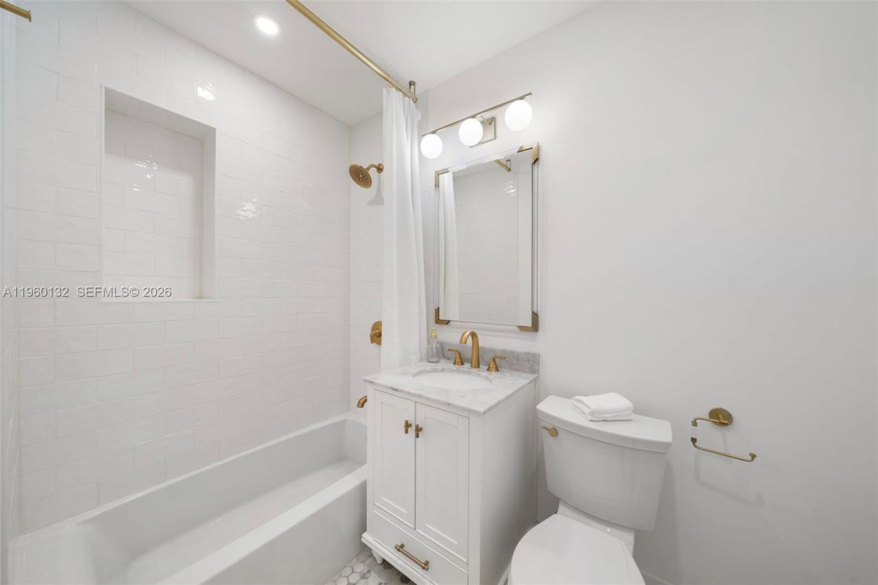 1970 SW 32nd Pl, Miami, FL 33145 Photo