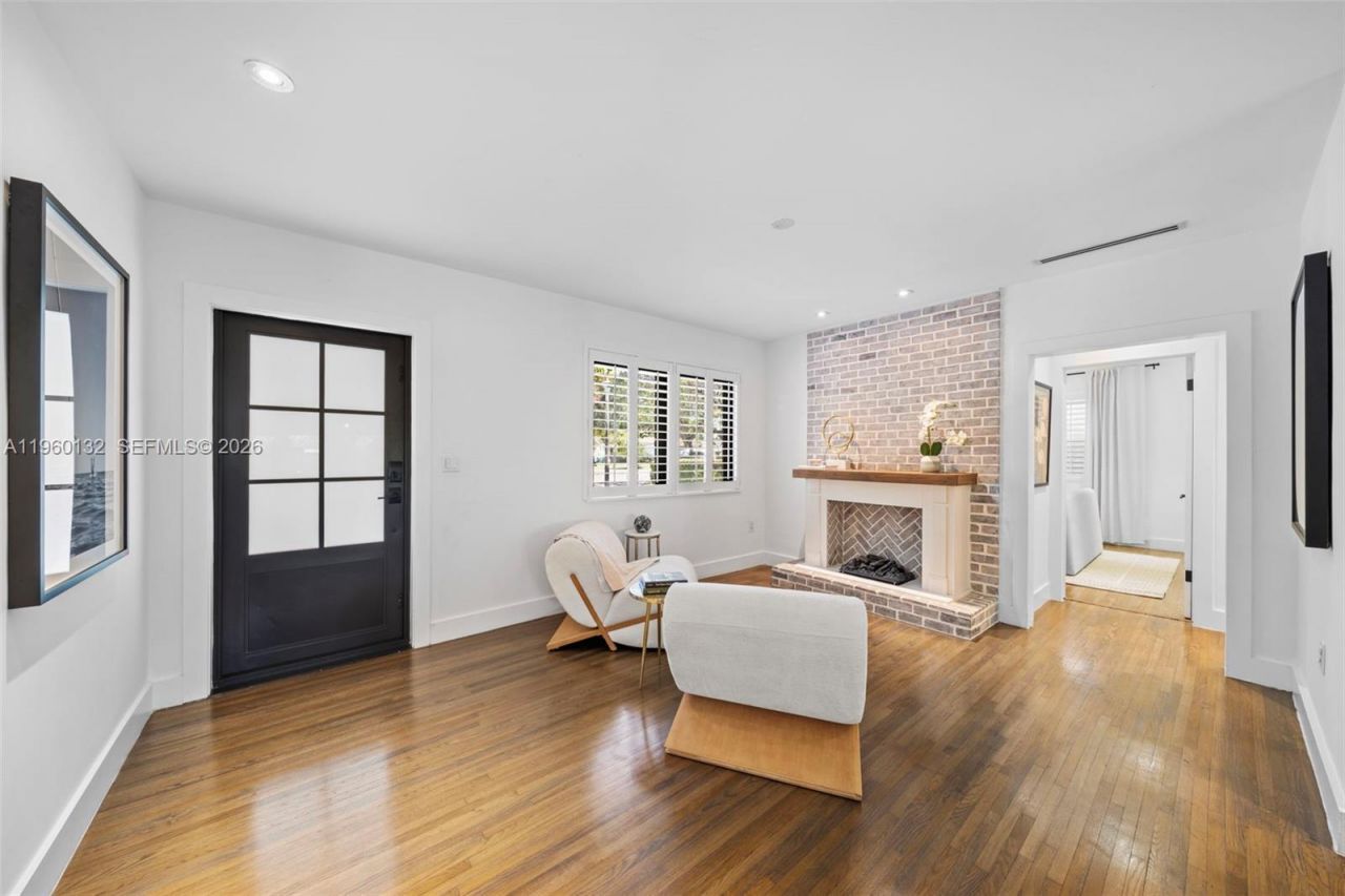 1970 SW 32nd Pl, Miami, FL 33145 Photo