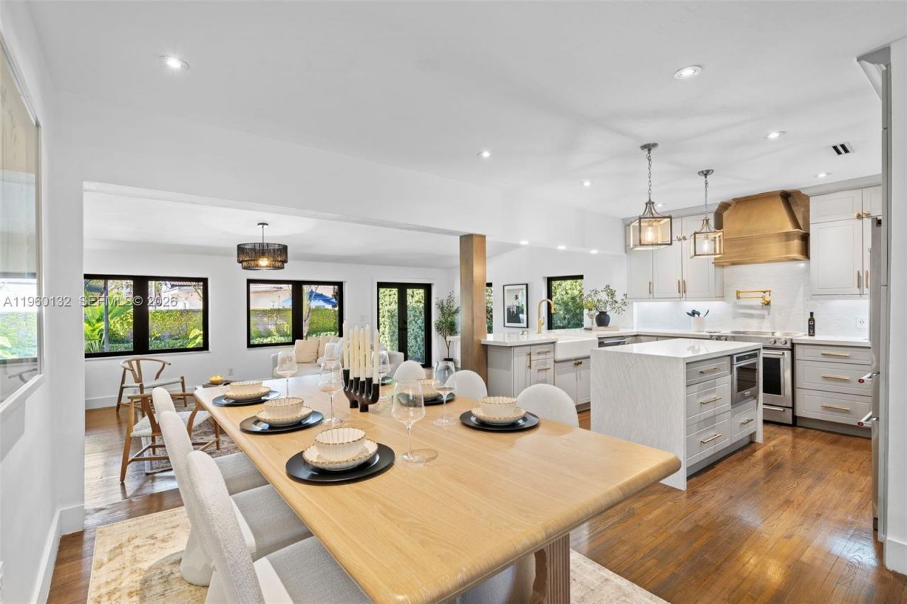 1970 SW 32nd Pl, Miami, FL 33145 Photo