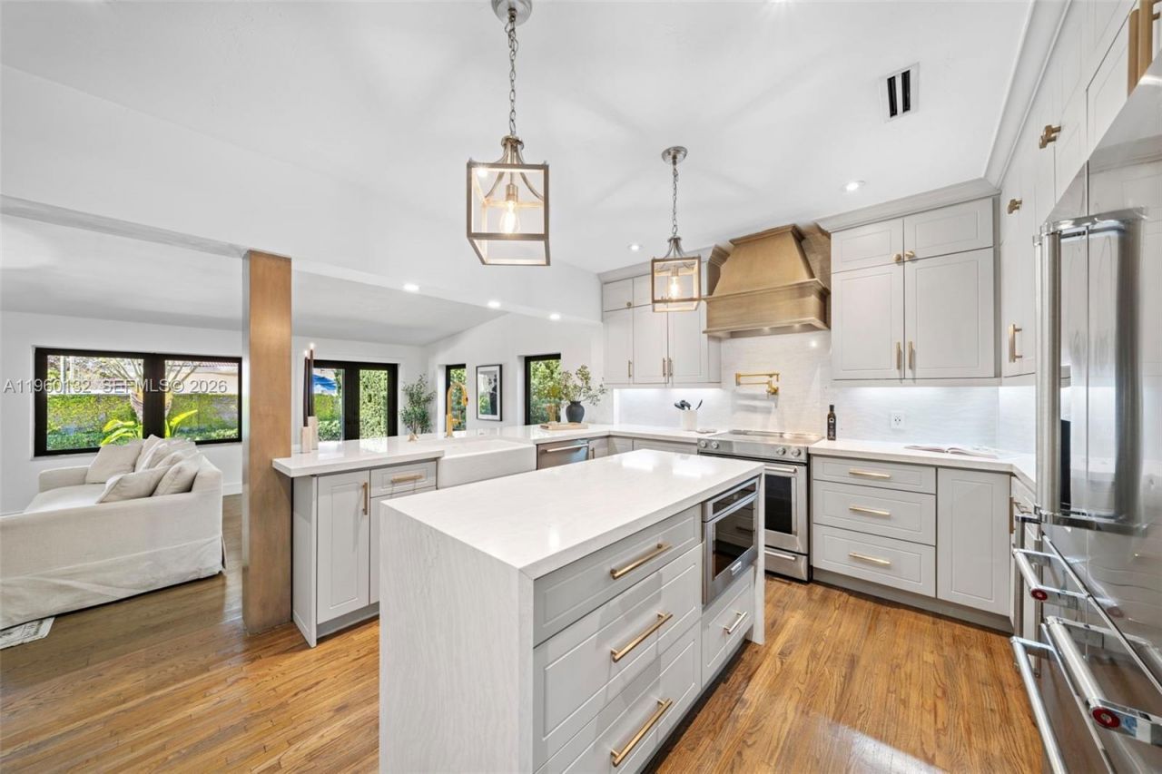 1970 SW 32nd Pl, Miami, FL 33145 Photo