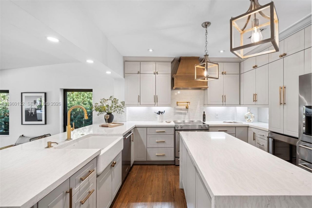 1970 SW 32nd Pl, Miami, FL 33145 Photo