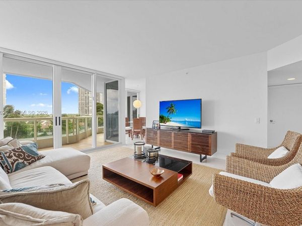 21055 Yacht Club Dr , Unit 802, Aventura, FL 33180