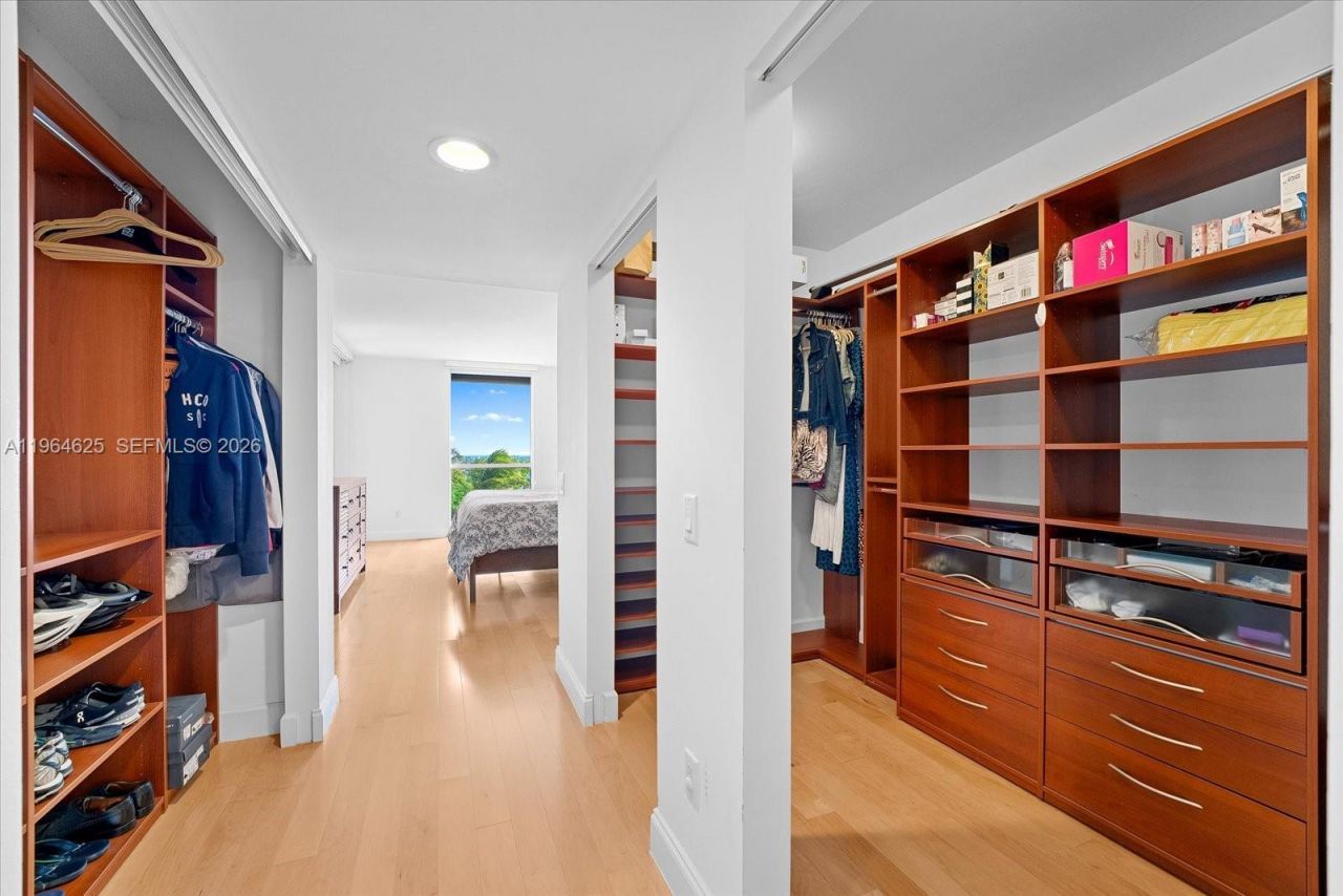 21055 Yacht Club Dr , Unit 802, Aventura, FL 33180 Photo