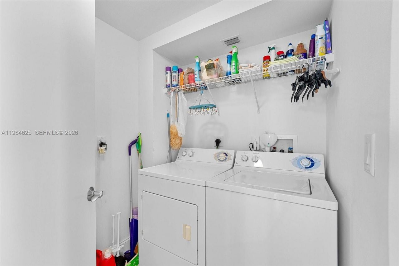 21055 Yacht Club Dr , Unit 802, Aventura, FL 33180 Photo