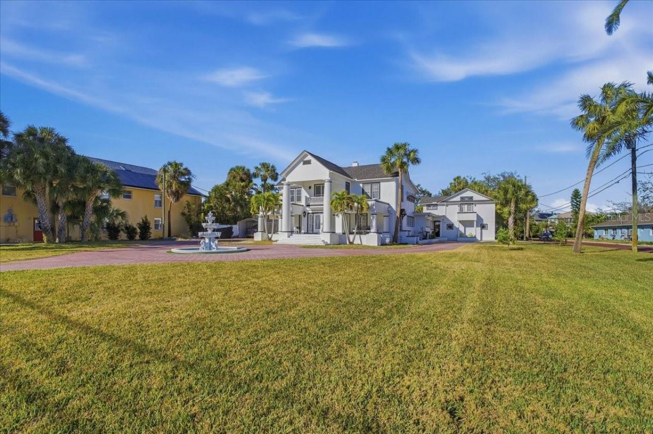 208 N Spring Boulevard, Tarpon Springs, FL 34689 Photo