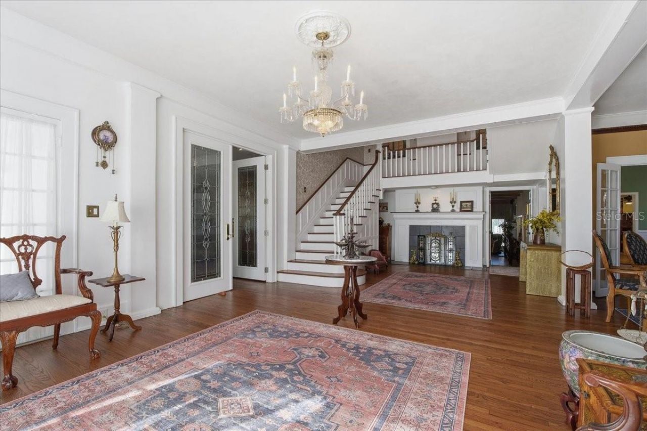 208 N Spring Boulevard, Tarpon Springs, FL 34689 Photo