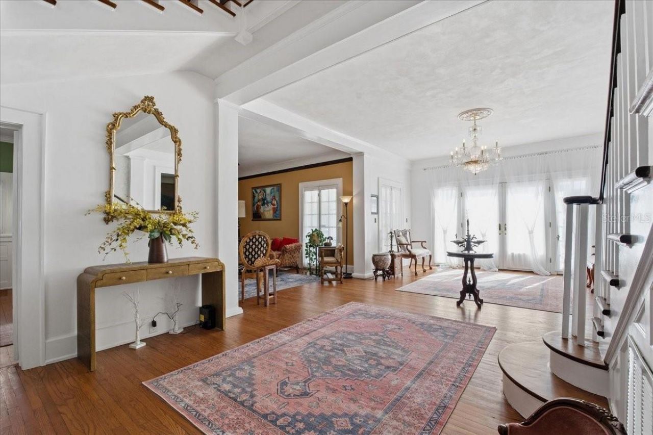 208 N Spring Boulevard, Tarpon Springs, FL 34689 Photo