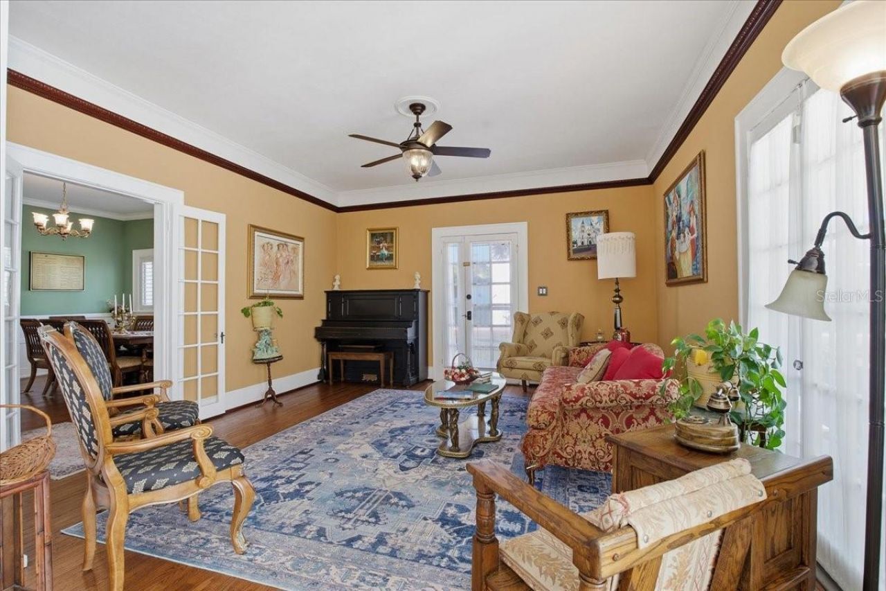 208 N Spring Boulevard, Tarpon Springs, FL 34689 Photo