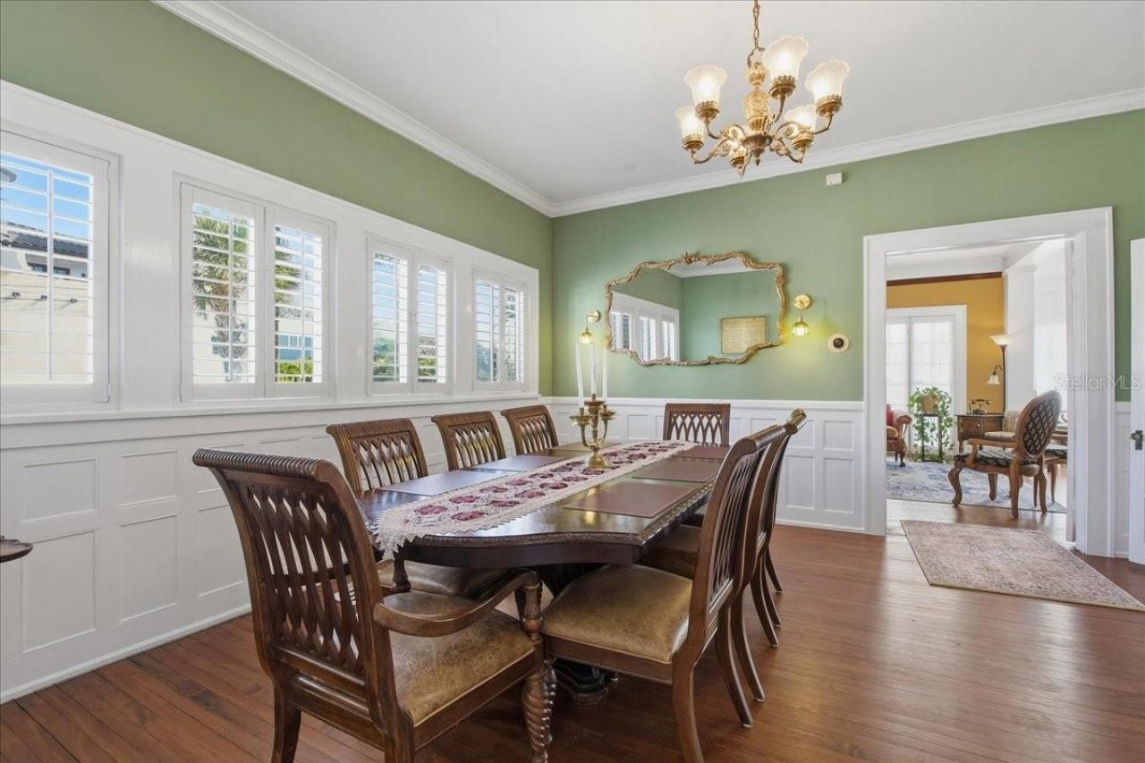 208 N Spring Boulevard, Tarpon Springs, FL 34689 Photo