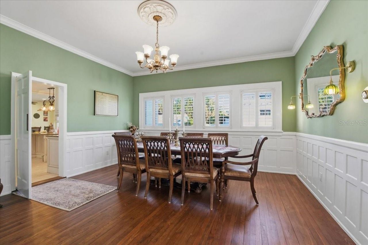 208 N Spring Boulevard, Tarpon Springs, FL 34689 Photo