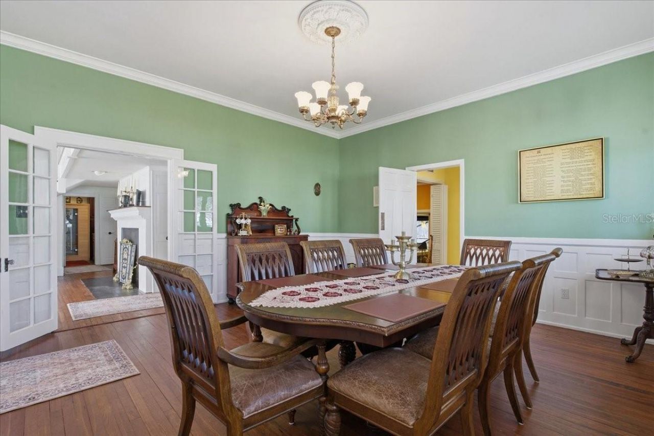 208 N Spring Boulevard, Tarpon Springs, FL 34689 Photo