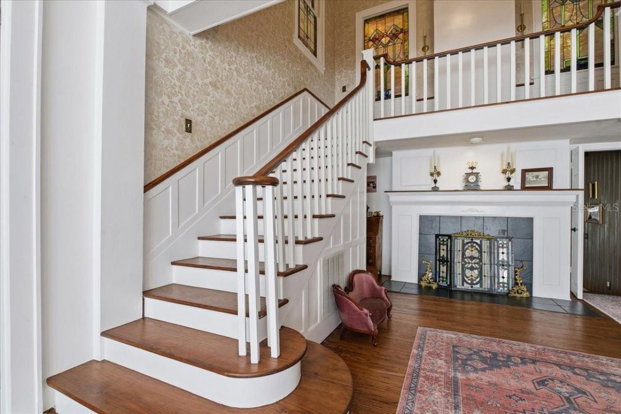 208 N Spring Boulevard, Tarpon Springs, FL 34689 Photo