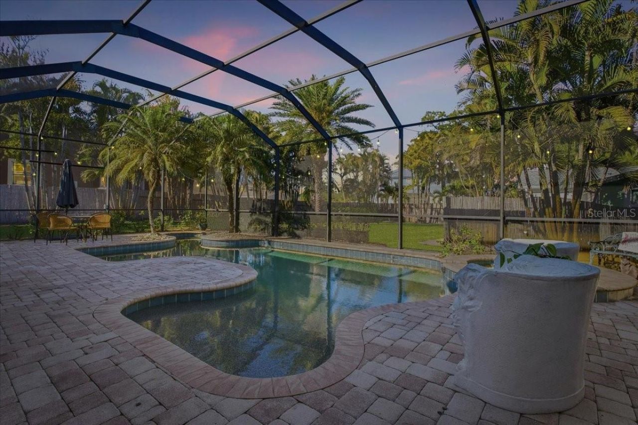 208 N Spring Boulevard, Tarpon Springs, FL 34689 Photo