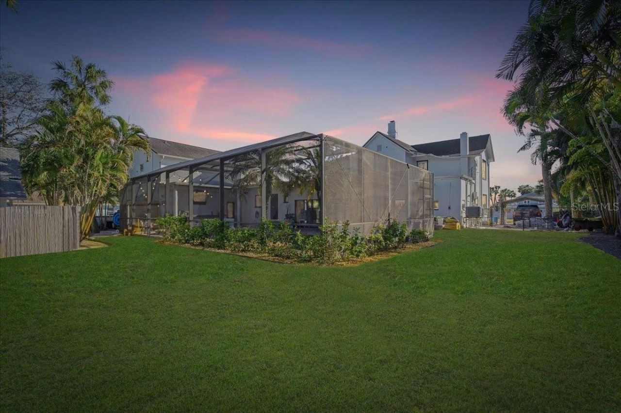 208 N Spring Boulevard, Tarpon Springs, FL 34689 Photo