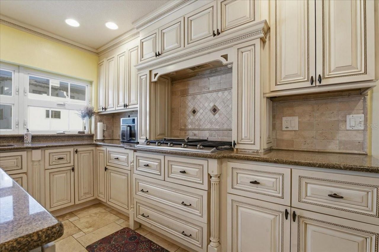 208 N Spring Boulevard, Tarpon Springs, FL 34689 Photo