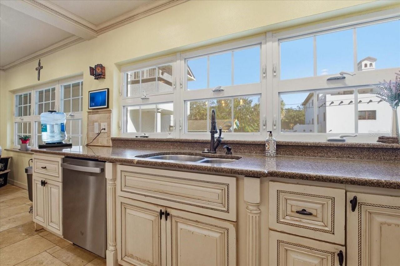 208 N Spring Boulevard, Tarpon Springs, FL 34689 Photo