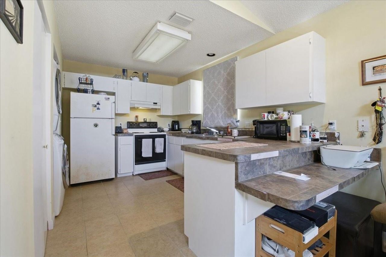 208 N Spring Boulevard, Tarpon Springs, FL 34689 Photo