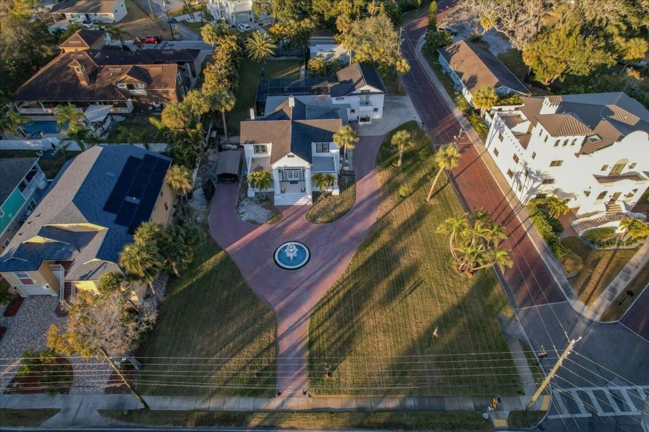 208 N Spring Boulevard, Tarpon Springs, FL 34689 Photo