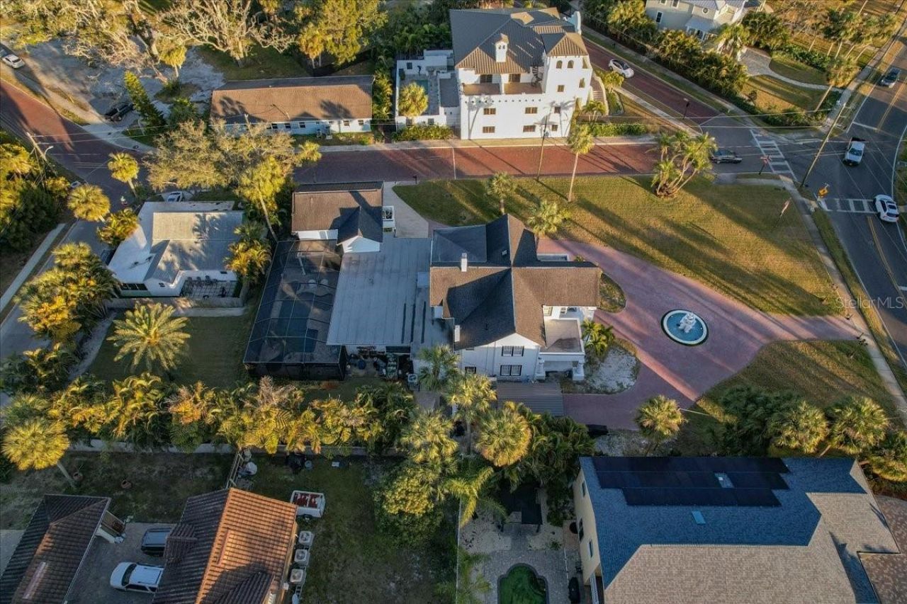 208 N Spring Boulevard, Tarpon Springs, FL 34689 Photo