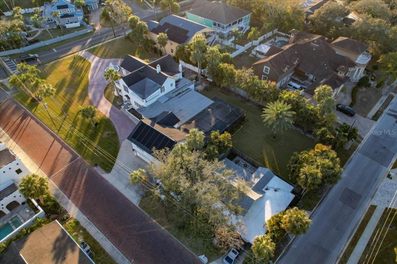 208 N Spring Boulevard, Tarpon Springs, FL 34689 Photo