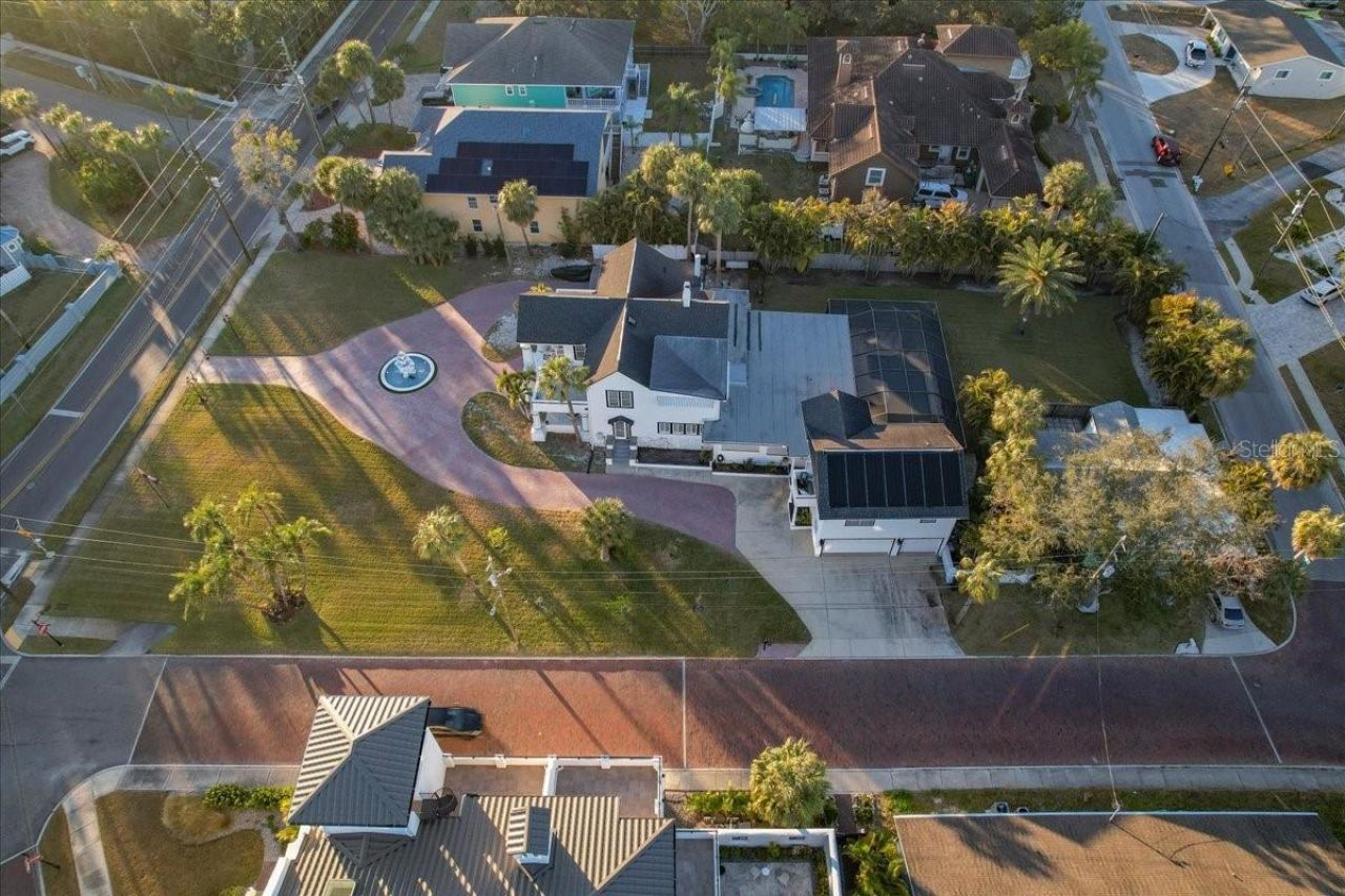 208 N Spring Boulevard, Tarpon Springs, FL 34689 Photo