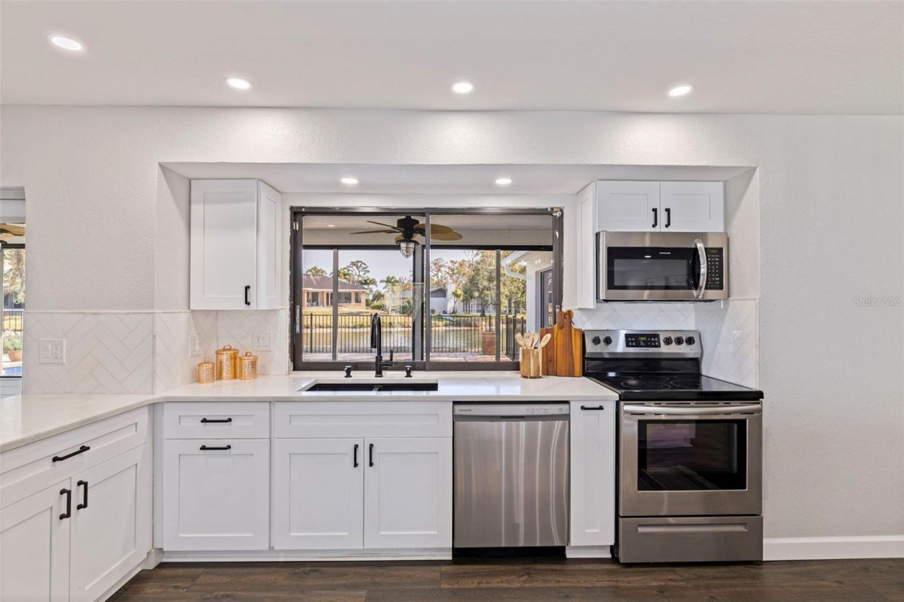 8950 Baywood Park Drive, Seminole, FL 33777 Photo