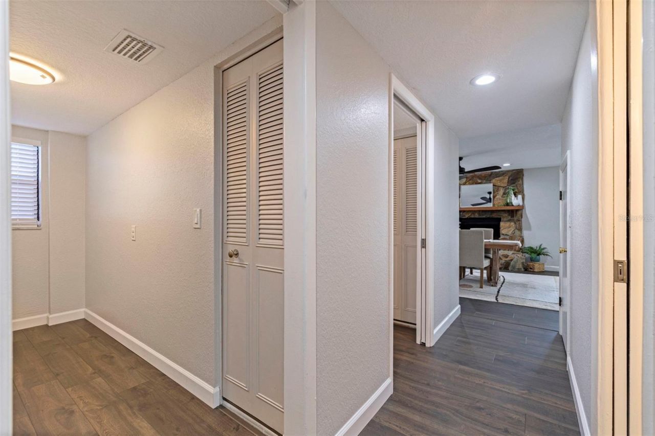 8950 Baywood Park Drive, Seminole, FL 33777 Photo